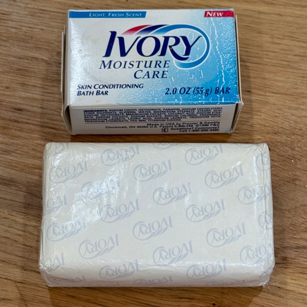 Vintage 1996 Ivory Moisture Care Skin Conditioning Bath Bar Soap 2.0‎ oz Sample